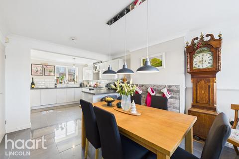 4 bedroom detached house for sale, Adelaide Close, Waddington
