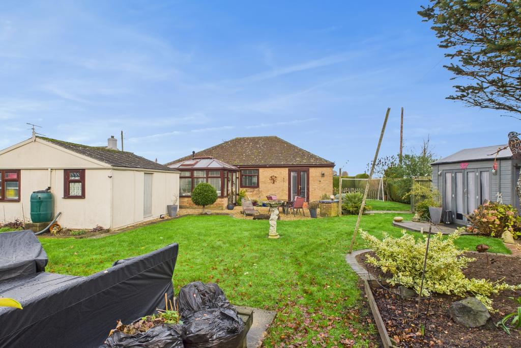 Ewe Move - Spalding - Moulton - Garden