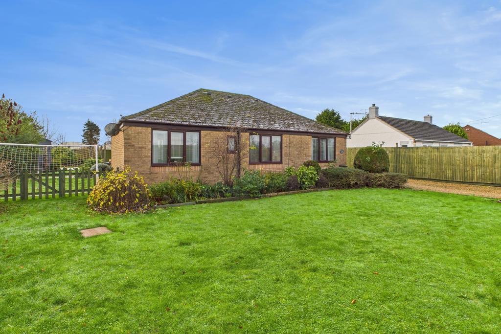 Ewe Move - Spalding - Moulton - Front Garden
