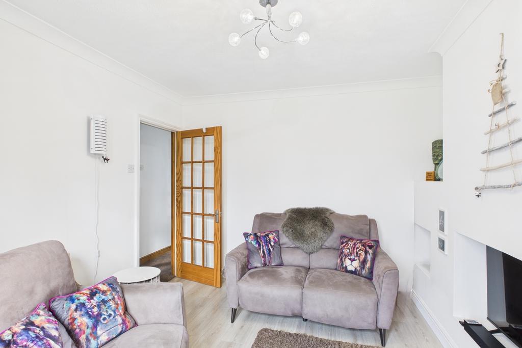 Ewe Move - Spalding - Moulton - Living Room