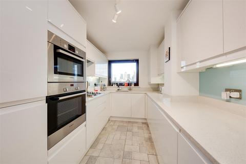 2 bedroom apartment to rent, Free Trade Wharf, The Highway, London, E1W