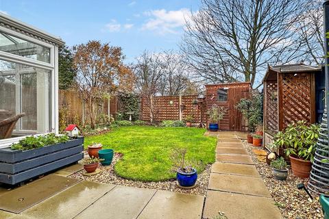 3 bedroom detached house for sale, Howards Gardens, New Balderton, Newark