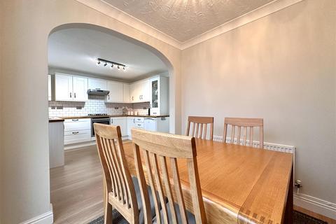 3 bedroom detached house for sale, Howards Gardens, New Balderton, Newark
