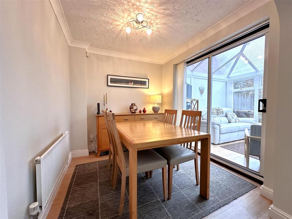 Dining Room 473
