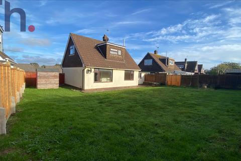 3 bedroom chalet for sale, Main Road, Ventnor PO38