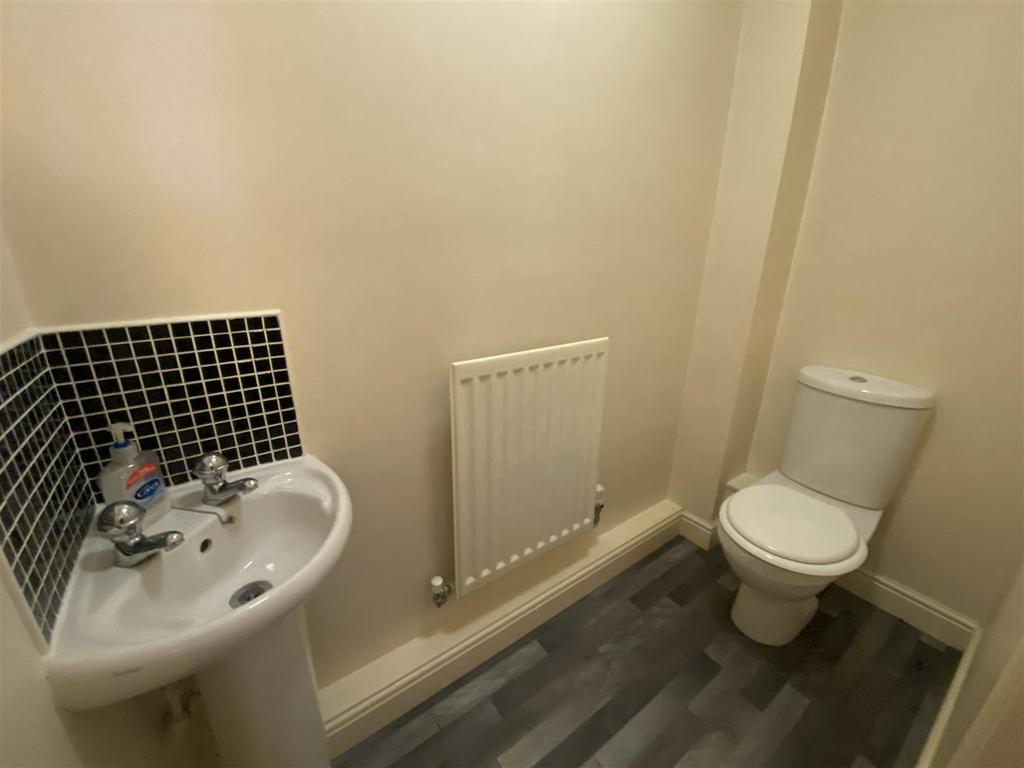 DOWNSTAIRS WC.jpg