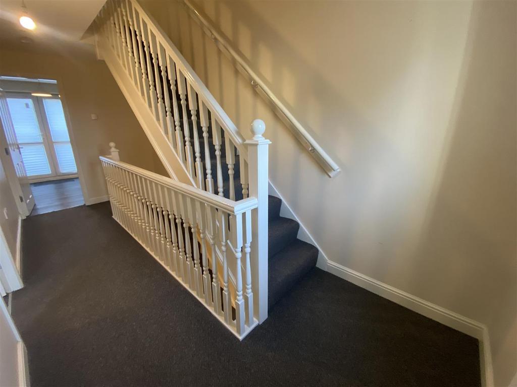 HALLWAY.jpg