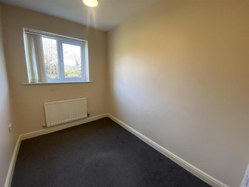 BOX BEDROOM.jpg