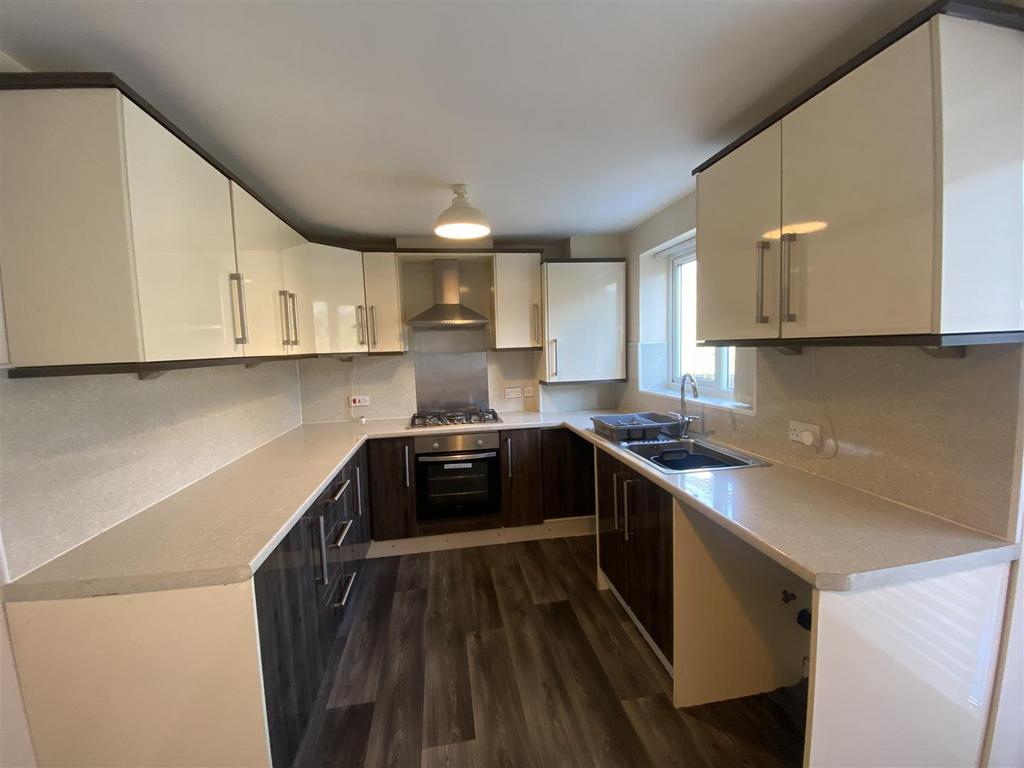 KITCHEN 2.jpg