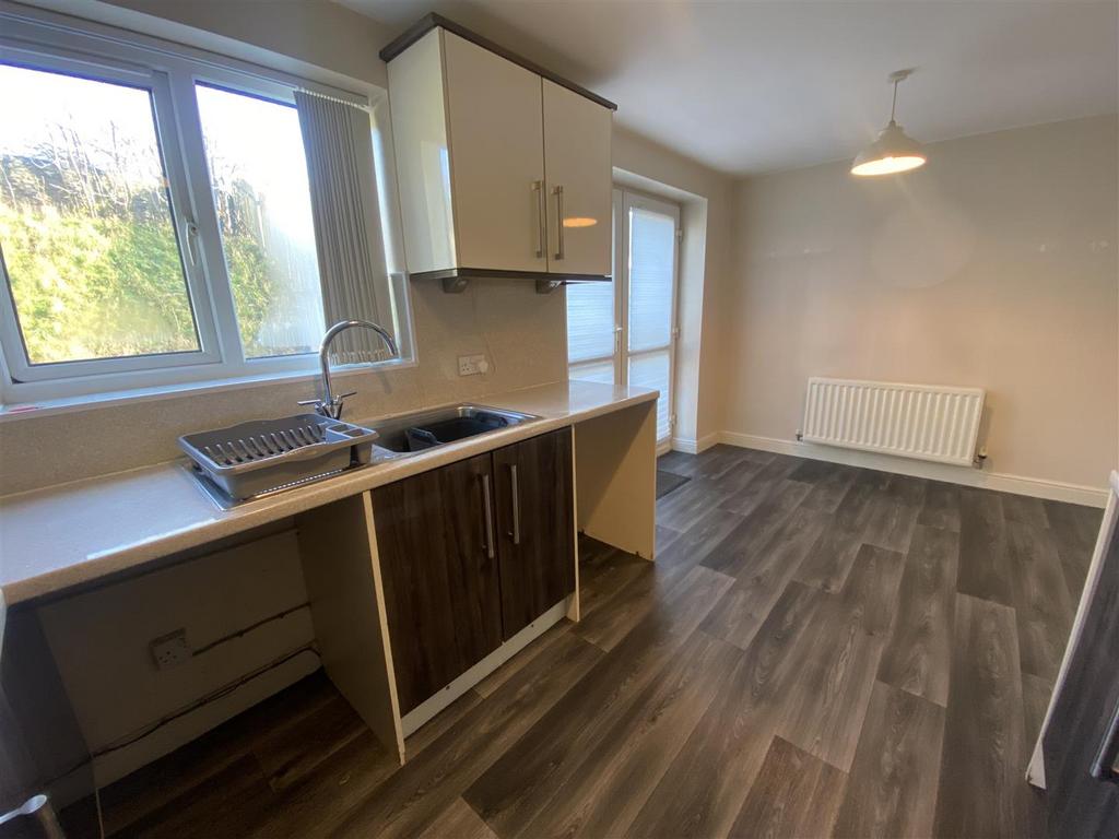 KITCHEN 4.jpg