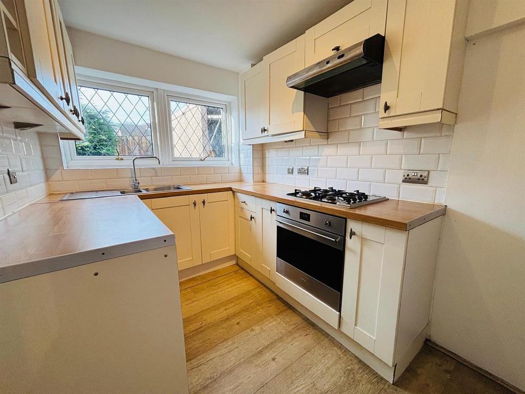 Kitchen: