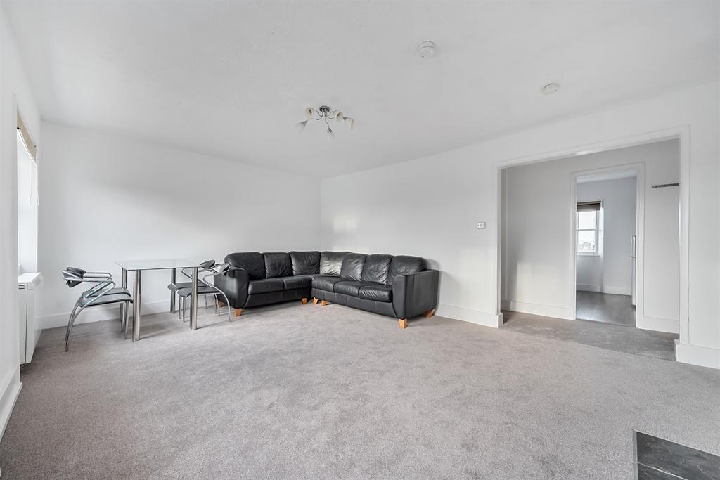 Apartment in Reading - View 5
