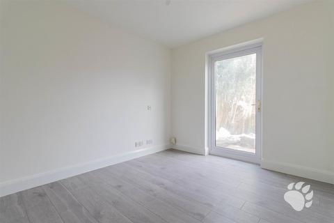 1 bedroom flat for sale, Holgate, Basildon SS13
