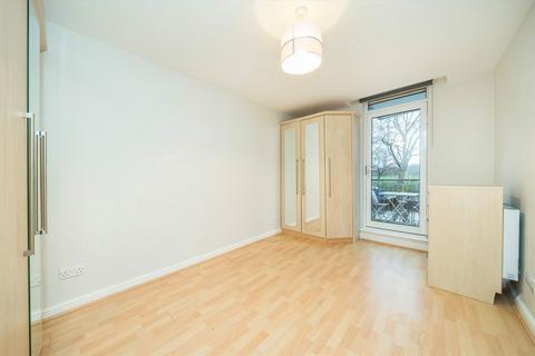 1 bedroom flat to rent, Printers Mews, London E3