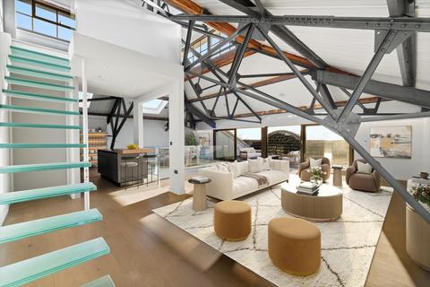 undefined, Chiswick High Road, London, W4