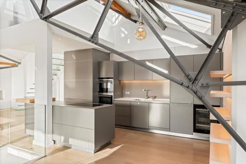 undefined, Chiswick High Road, London, W4