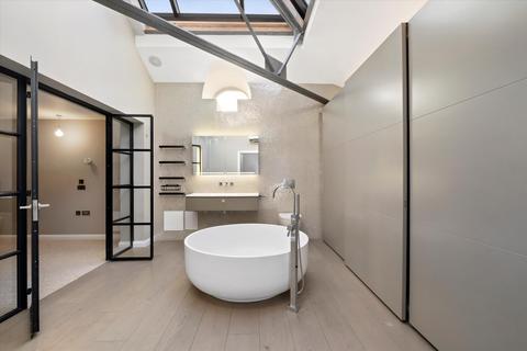 undefined, Chiswick High Road, London, W4