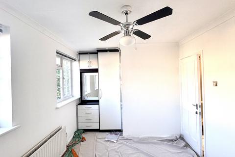 undefined, St. James Road, Sutton SM1