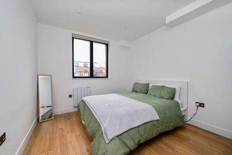 undefined, Farnborough Road, Farnborough, GU14