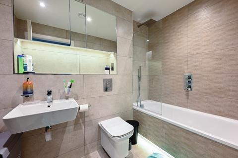 undefined, Farnborough Road, Farnborough, GU14