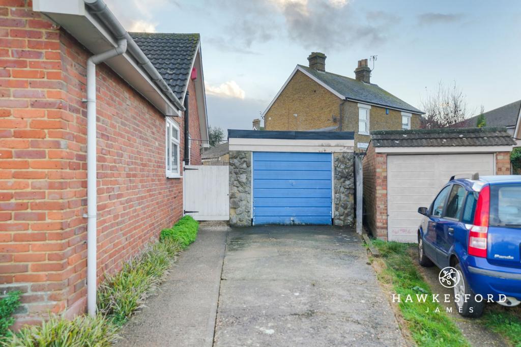 Warwick Crescent, Sittingbourne - Garage