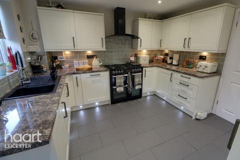 4 bedroom detached house for sale, Haywood Close, LEICESTER