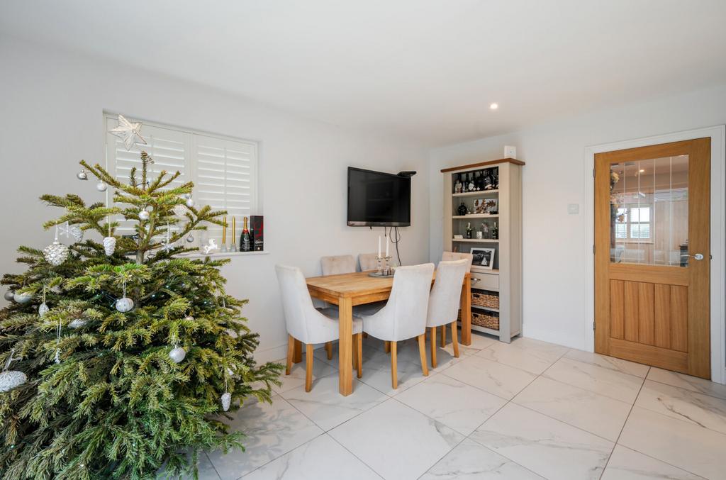 1383343-18-692dcd...