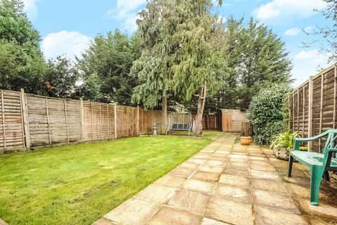 undefined, Thorpe,  Surrey,  TW20
