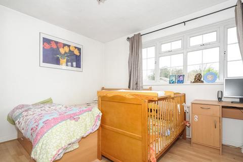 undefined, Thorpe,  Surrey,  TW20