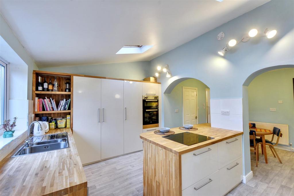 Kitchen 6.jpeg