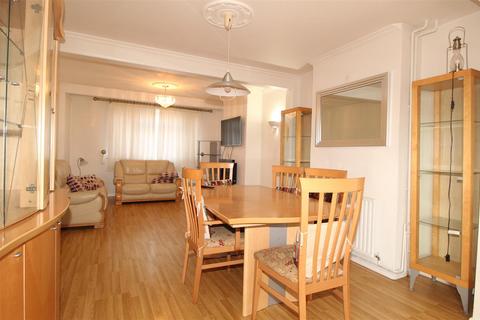 undefined, Princes Avenue, Enfield
