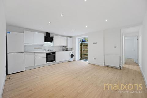 2 bedroom property to rent, Oval Road, Croydon CR0