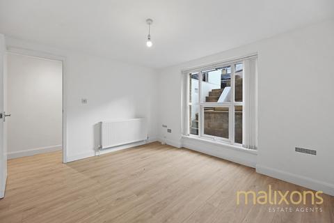 2 bedroom property to rent, Oval Road, Croydon CR0