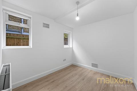 2 bedroom property to rent, Oval Road, Croydon CR0