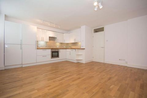 1 bedroom apartment to rent, Chivalry Road, Clapham Junction SW11