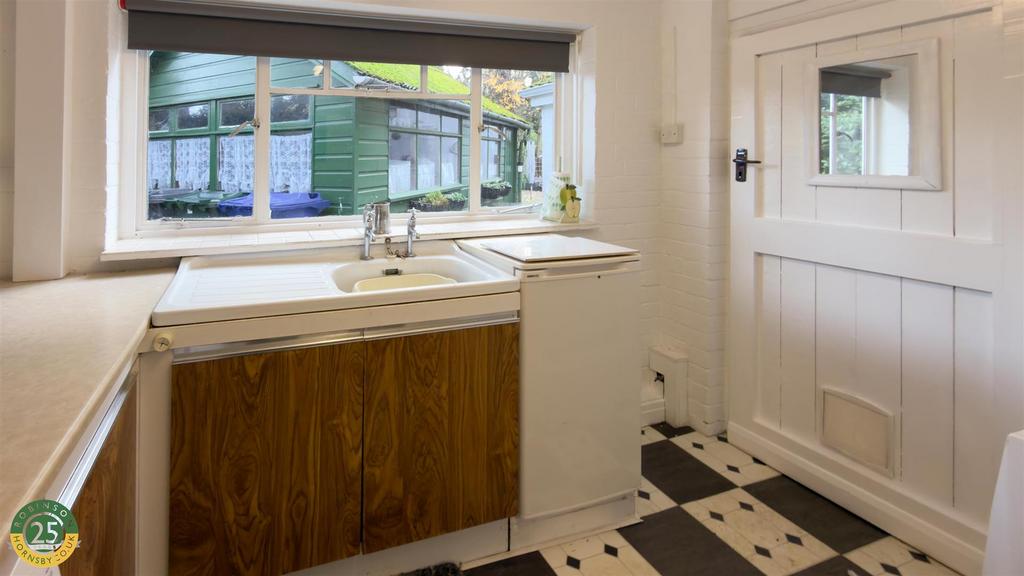 Utility Room 2.jpg