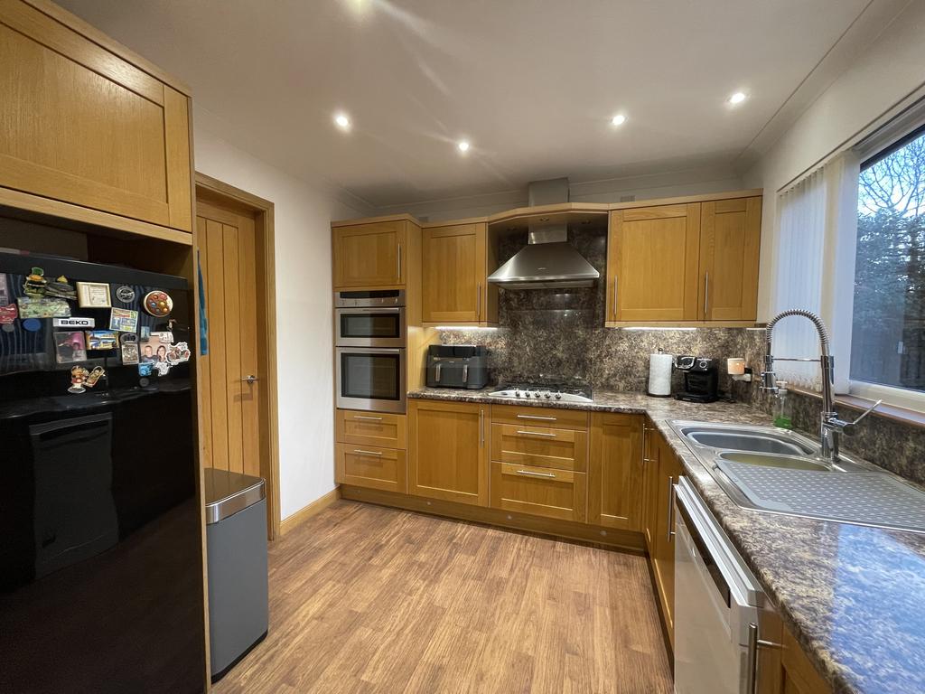 Kitchen d.JPG