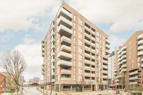 2 bedroom flat to rent, New Village Avenue, London E14