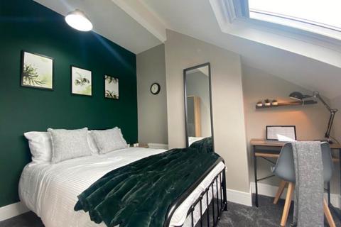 undefined, Beechwood Crescent (room 5), West Yorkshire LS4