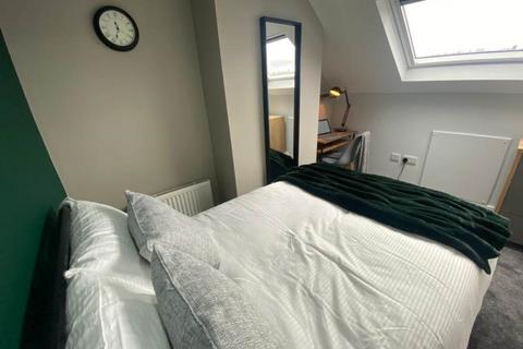 undefined, Beechwood Crescent (room 5), West Yorkshire LS4