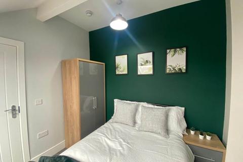 undefined, Beechwood Crescent (room 5), West Yorkshire LS4