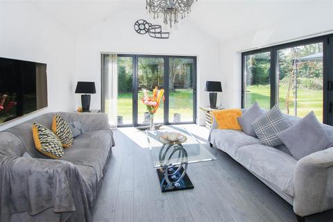 4 bedroom detached house for sale, * SIGNATURE HOME * Brook Lane, Doddinghurst