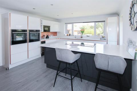 4 bedroom detached house for sale, * SIGNATURE HOME * Brook Lane, Doddinghurst