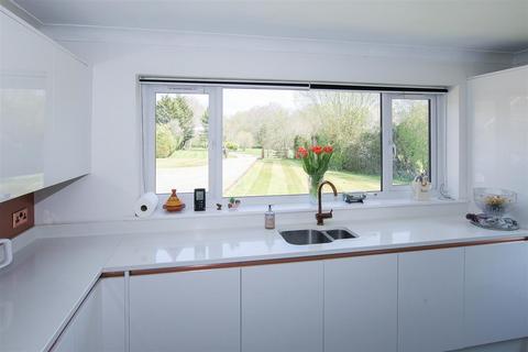 4 bedroom detached house for sale, * SIGNATURE HOME * Brook Lane, Doddinghurst