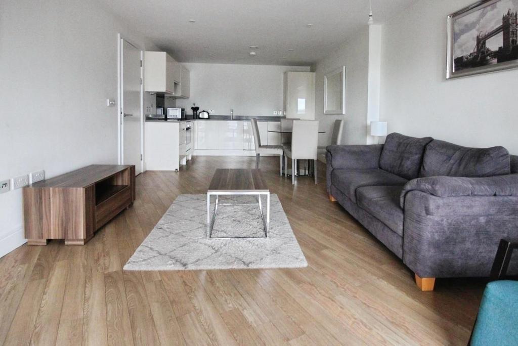 Fe69ef5a-KITCHEN 20 LOUNGE.JPG