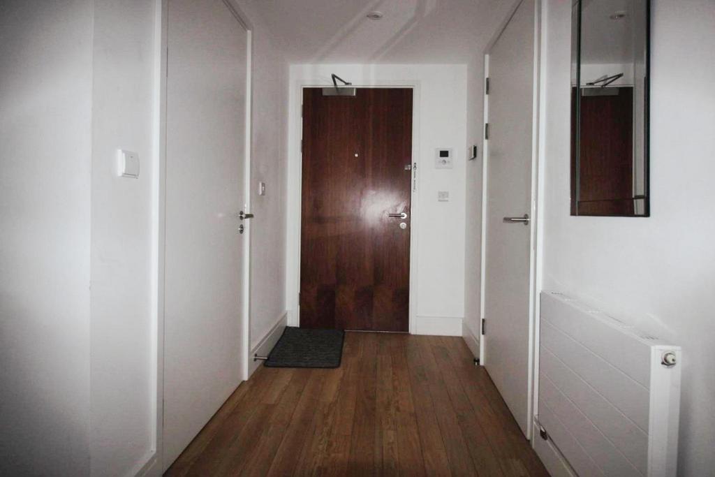 10f86488-HALLWAY.JPG