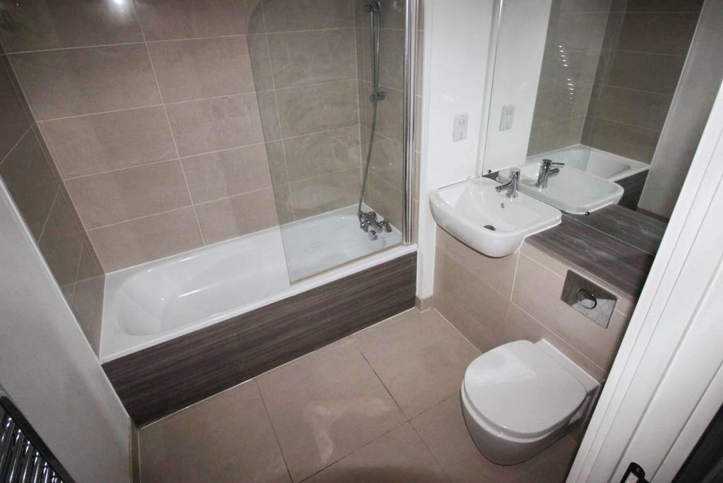 69035902 bathroom.jpg