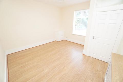 undefined, Warrington Road, Ince WN1
