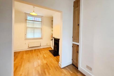 2 bedroom house to rent, St. Georges Mews, Brighton BN1