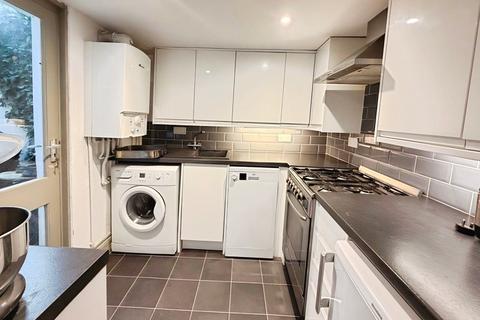 2 bedroom house to rent, St. Georges Mews, Brighton BN1